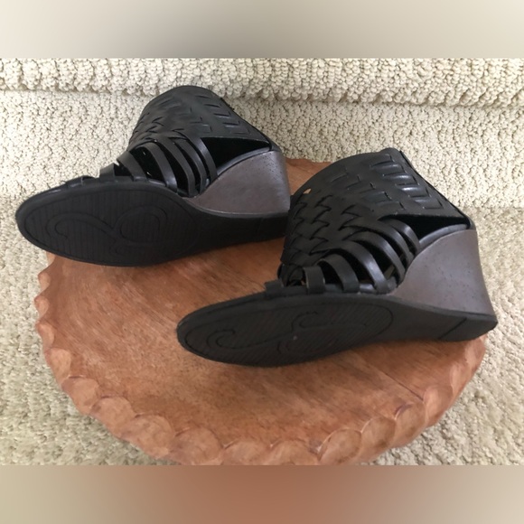 Black Wedge Shoes. - Picture 6 of 6